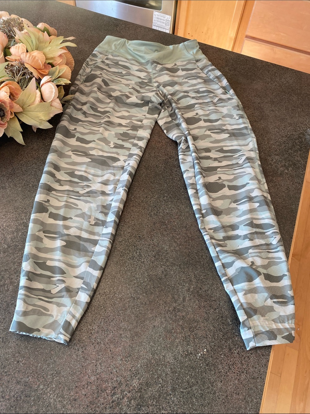 Ascend Women's Green Camo Joggers